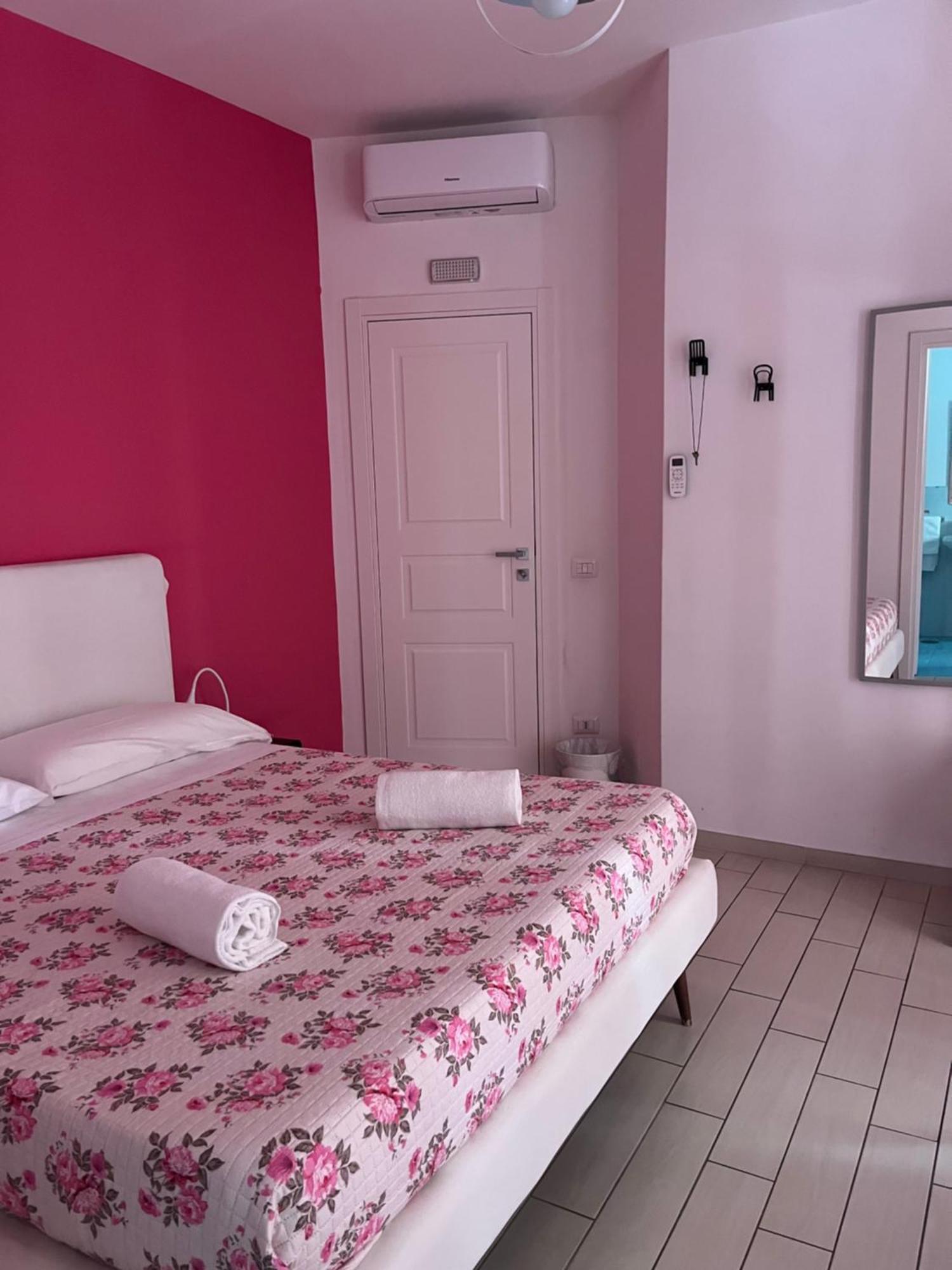 Vomerooms Naples Extérieur photo